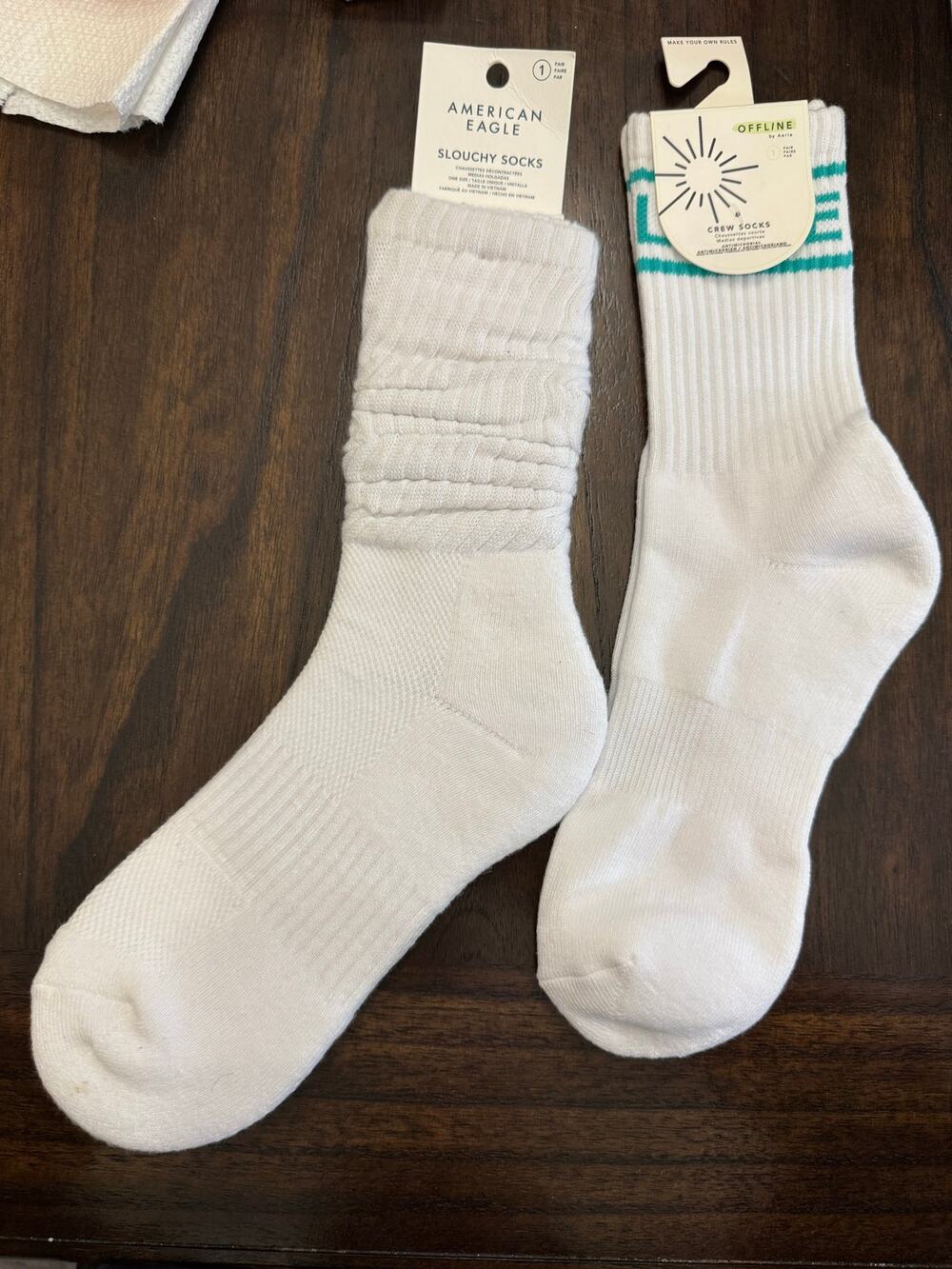 White slouchy socks American Eagle and Offline crew antimicrobial . Set of 2